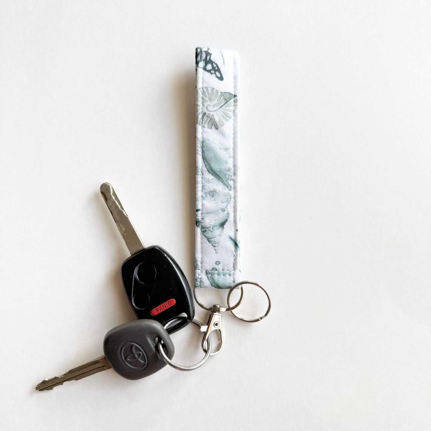 Aqua Seashells Wristlet