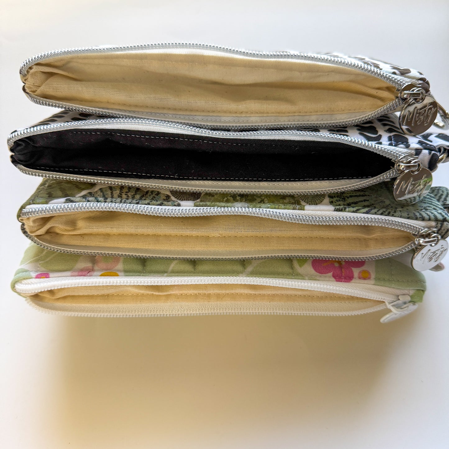 Gardenia Phone Clutch